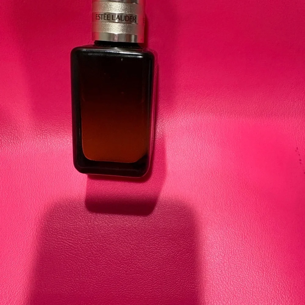 Estee Lauder Advanced Night Repair Serum - Black and Silver - Picture 3 of 3